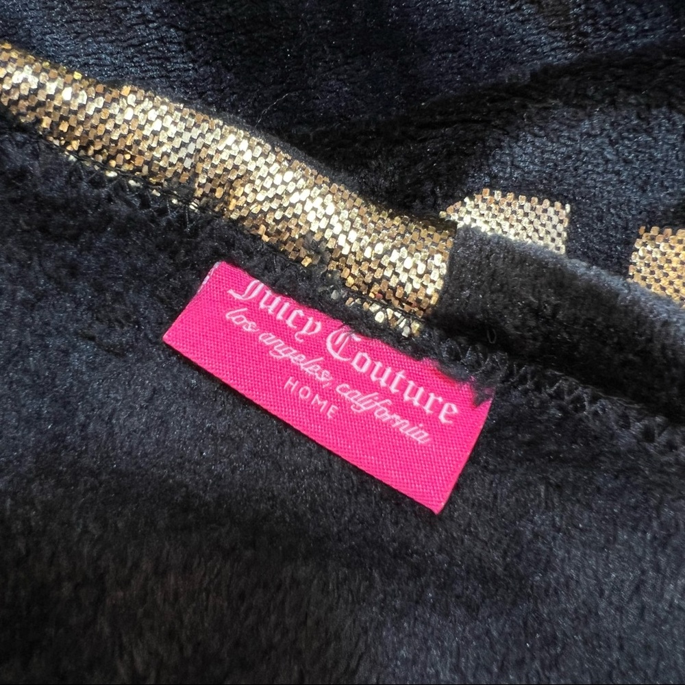 ‼️PRICE DROP‼️ Juicy Couture lux home throw. - Picture 4 of 5